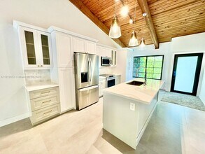 13631 SW 102nd Terrace in Miami, FL - Building Photo - Building Photo