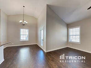 1517 Reasons Drive in Clarksville, TN - Building Photo - Building Photo