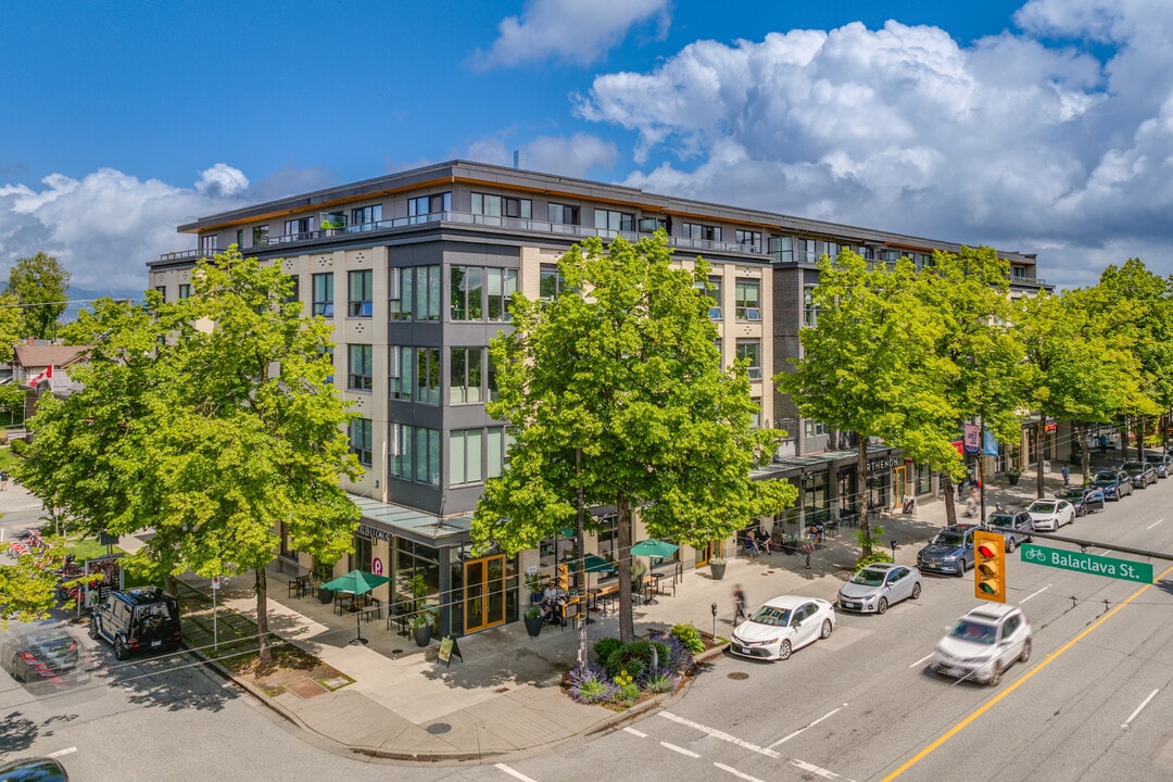 The Grace in Vancouver, BC - Building Photo