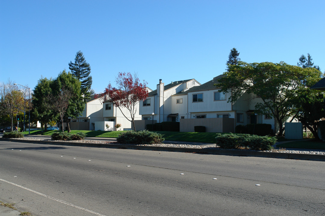 Camino Colegio Estates in Rohnert Park, CA - Building Photo