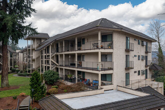 16925 Inglewood Rd NE in Kenmore, WA - Building Photo - Building Photo