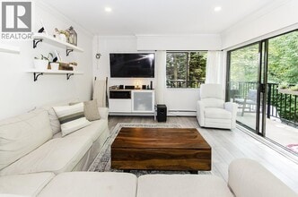 195 Mary St in Port Moody, BC - Building Photo - Building Photo
