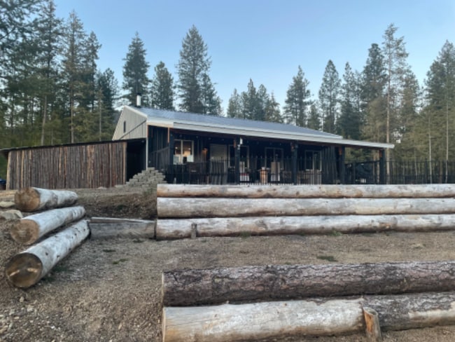 property at 4025C Gardenspot Rd