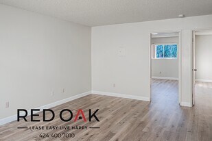 12767 San Fernando Rd in Los Angeles, CA - Building Photo