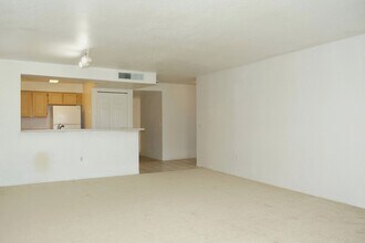 13905 Fairway Island Dr in Orlando, FL - Building Photo - Building Photo