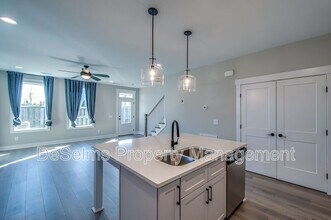 2061 Oakwood Ave in Nashville, TN - Building Photo - Building Photo