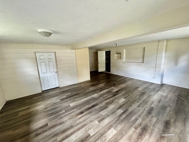 4939 Flamingo Ln in Ridge Manor, FL - Building Photo - Building Photo