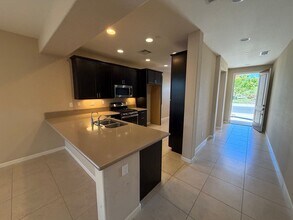 10516 Buckland Way in Elk Grove, CA - Building Photo - Building Photo