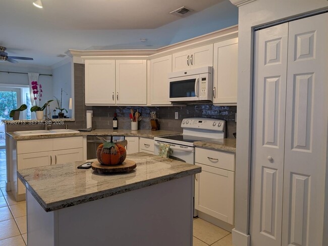 4153 Sapphire Terrace in Weston, FL - Building Photo - Building Photo