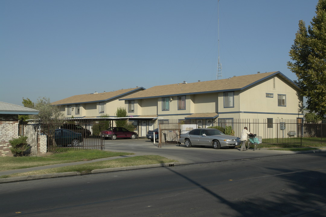 2318 Martin L King Jr Blvd in Fresno, CA - Building Photo