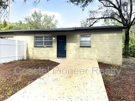 9502 N 11th St in Tampa, FL - Building Photo