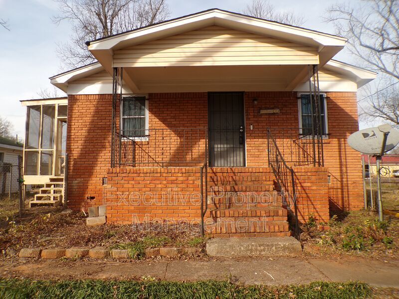 3200 Cedar Ave SW in Birmingham, AL - Building Photo