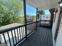 402 E Walnut Ln photo'