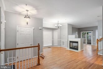 6081 Madison Pointe Ct in Falls Church, VA - Building Photo - Building Photo