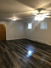 4837 Grove St, Unit G in Skokie, IL - Building Photo - Building Photo