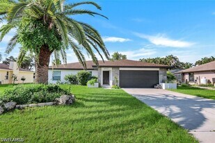 6031 MacBeth Ln in Ft. Myers, FL - Building Photo