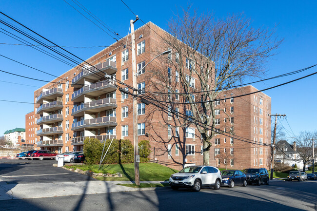 Summit Apartments in Port Chester, NY - Building Photo - Building Photo