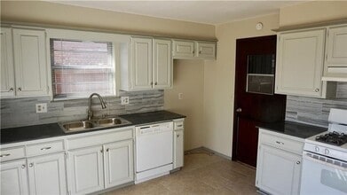 212 Shadybrook Pl in Midwest City, OK - Building Photo - Building Photo