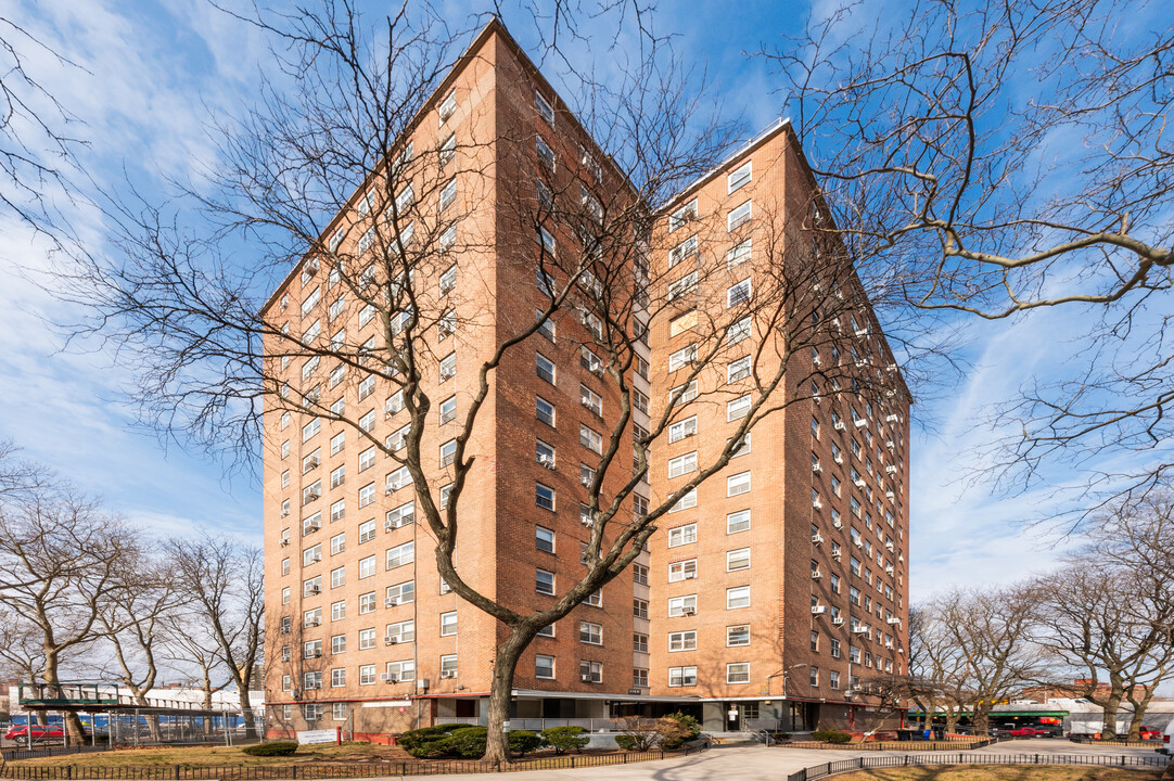 Rosedale Gardens I in Bronx, NY - Building Photo