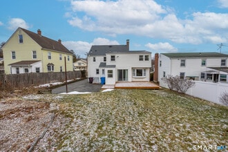 335 Commonwealth Ave in New Britain, CT - Building Photo - Building Photo