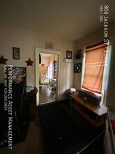806 Jackson St-Unit -Lower in Racine, WI - Building Photo - Building Photo