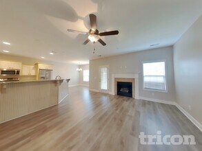 1008 Azalea Ct in Ashland City, TN - Building Photo - Building Photo