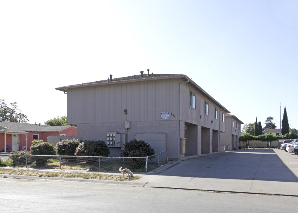 784 Elkington Ave in Salinas, CA - Building Photo