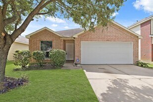 1907 Wooded Acres Dr in Humble, TX - Building Photo