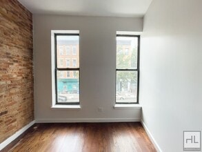 TOMPKINS AVENUE / Spacious 4-Bed 1-Bath in Brooklyn, NY - Foto de edificio - Building Photo