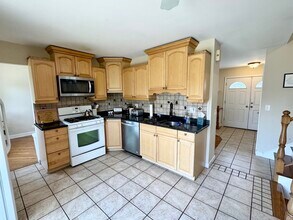 23W354 Woodcrest Ct W in Naperville, IL - Building Photo - Building Photo