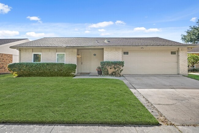 property at 2205 Hilton Head Dr