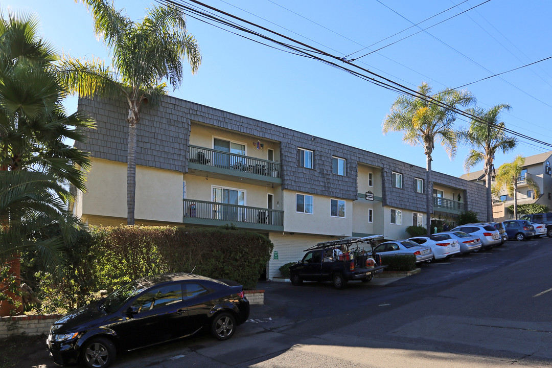 Grandview Apartments in Encinitas, CA - Building Photo