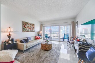 1985 S Ocean Dr, Unit PHD in Hallandale Beach, FL - Building Photo - Building Photo