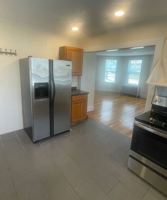 49 Sharon St, Unit 1 in Waltham, MA - Building Photo - Building Photo