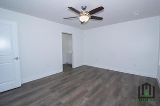 303 Lion St in Dixon, MO - Building Photo - Building Photo