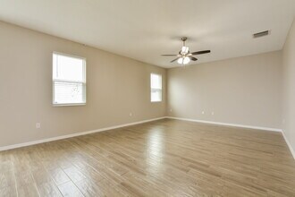 3176 Bayou Ln in Tavares, FL - Building Photo - Building Photo