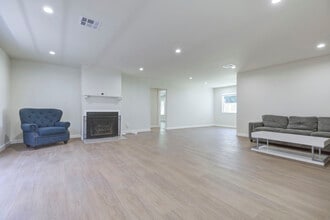 7710 Wentworth St in Tujunga, CA - Building Photo - Building Photo