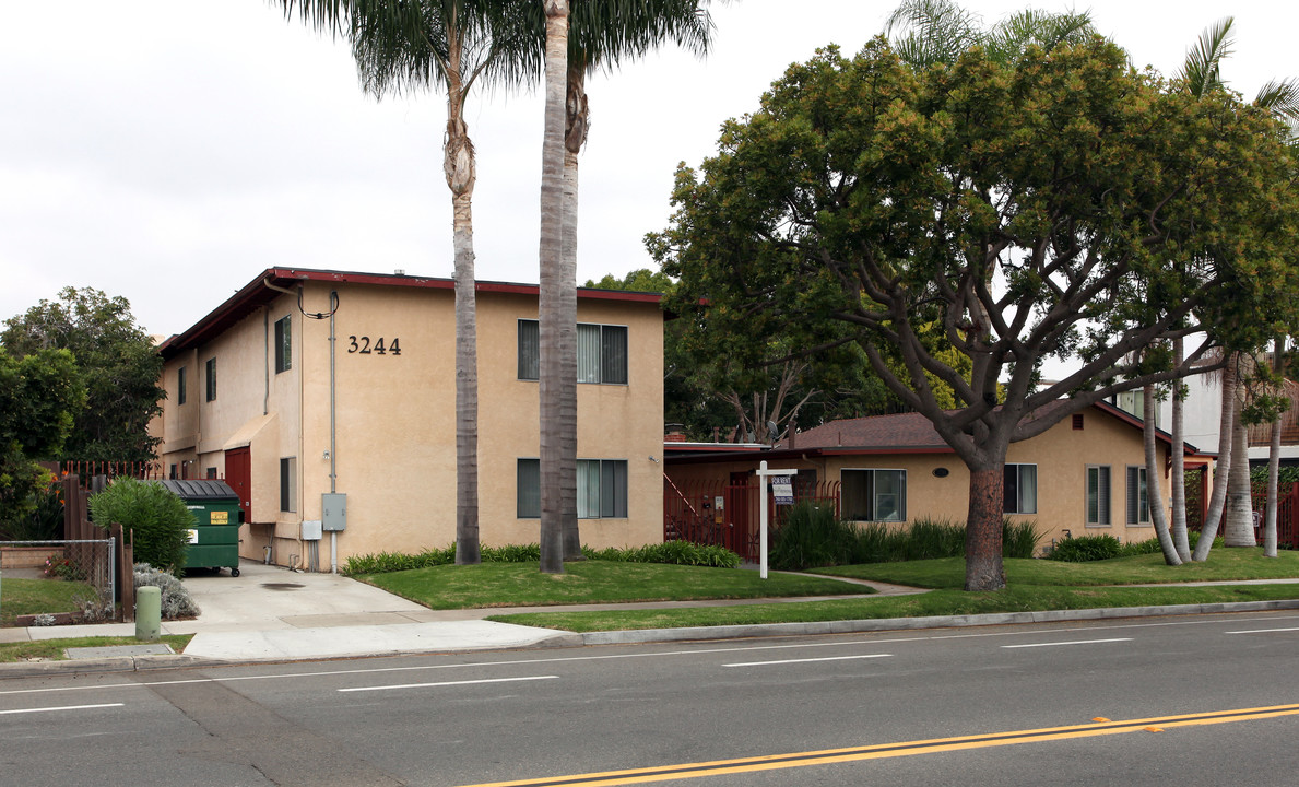 3244 Harding St in Carlsbad, CA - Building Photo