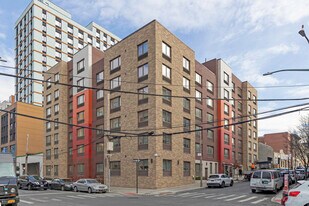 New Roads Plaza in Bronx, NY - Building Photo