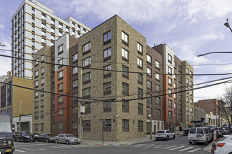 New Roads Plaza in Bronx, NY - Building Photo - Primary Photo