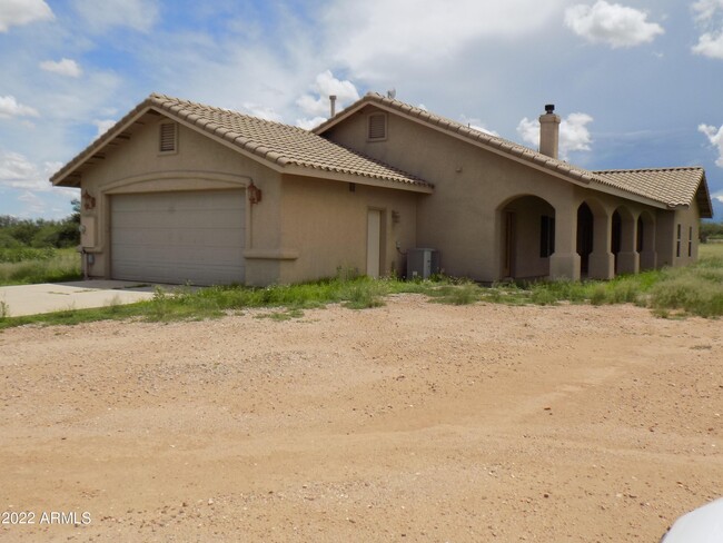 8081 S Fairfield Cir in Hereford, AZ - Foto de edificio - Building Photo