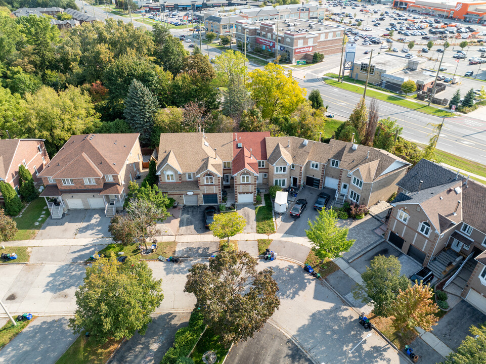 1136 Glen Eden Crt in Pickering, ON - Building Photo