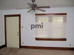 875 W Waggoner St in Decatur, IL - Building Photo - Building Photo