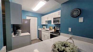 17420 Birchwood Ln in Ft. Myers, FL - Building Photo - Building Photo