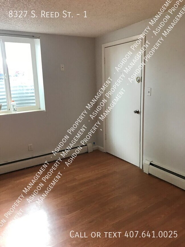 8327 S Reed St in Littleton, CO - Building Photo - Building Photo