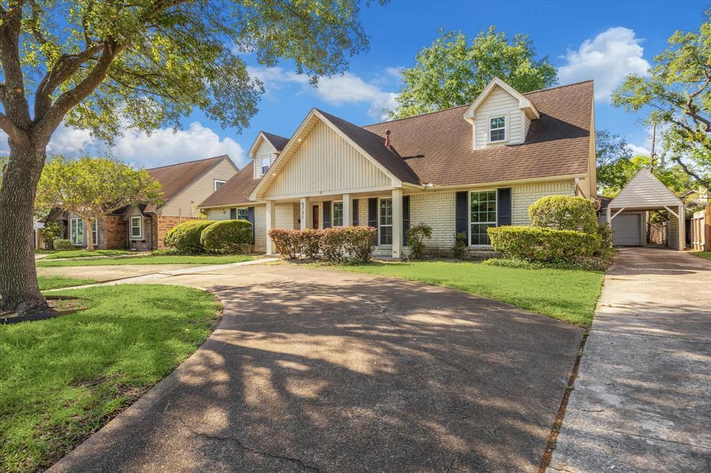 5731 S Braeswood Blvd in Houston, TX - Building Photo