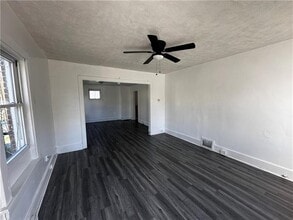 410 Hallam Ave in Washington, PA - Building Photo - Building Photo