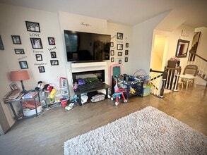 9914 Wood Edge Wy in Lanham, MD - Building Photo - Building Photo