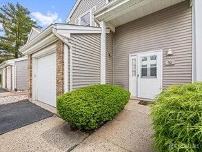 30 Renaissance Ln in New Brunswick, NJ - Building Photo - Building Photo