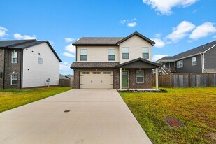 1984 Sydney Louise Dr in Clarksville, TN - Building Photo